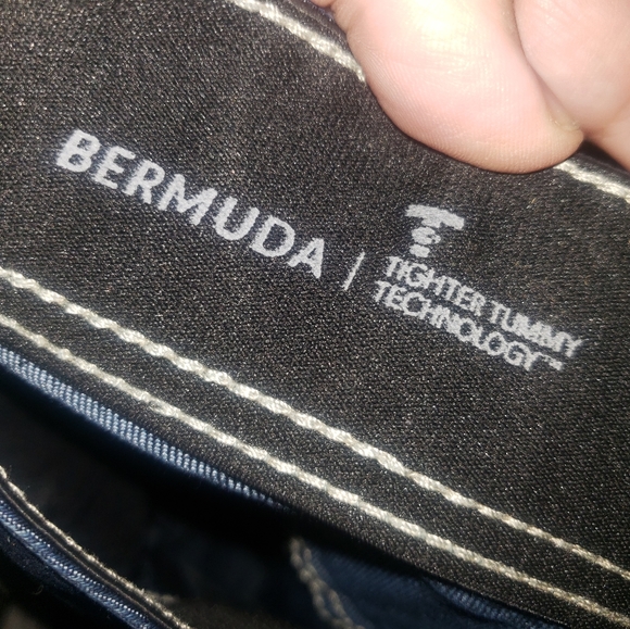 Plus Size 18 Lane Bryant Denim Jean Shorts women's tighter tummy technology - Picture 3 of 4